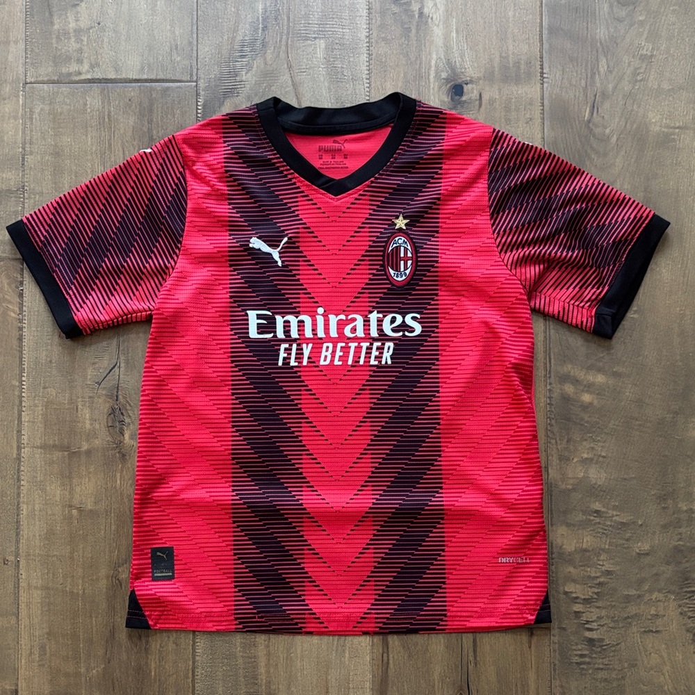 AC MILAN Puma Kids Red and Black DRIFIT SOCCER  Jersey Size L